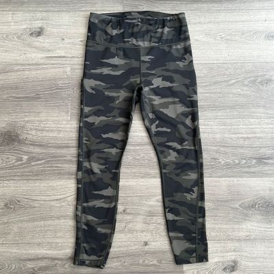 Athleta Ultimate Stash Pocket 7/8 Legging Sz. Small Camo Olive Green Gym Workout