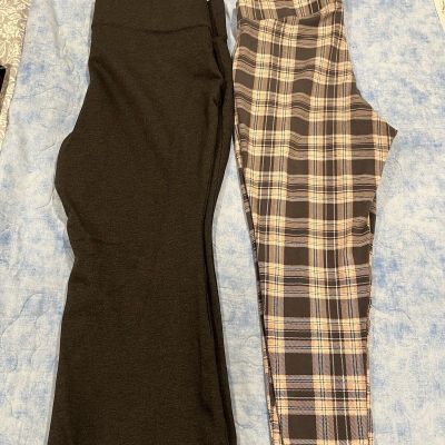 2 Torrid Capri Leggings Plus Size 2 (18-20) Gray and Plaid Professional 2X