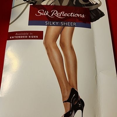 Hanes Silk Reflections Sheer Pantyhose Size: EF Style: 717 Color: Barely Black