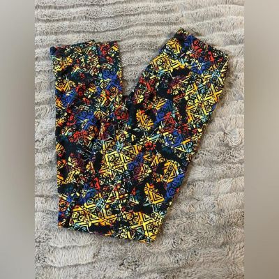 NWOT LuLaRoe One Size Leggings OS black background colorful pattern on pattern