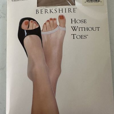 Berkshire Ultra Sheer Hosiery Without Toes Control Top Pantyhose Sz 4 Natura Tan