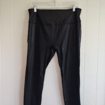 Women's Shiny Black Cropped Leggings Size Medium