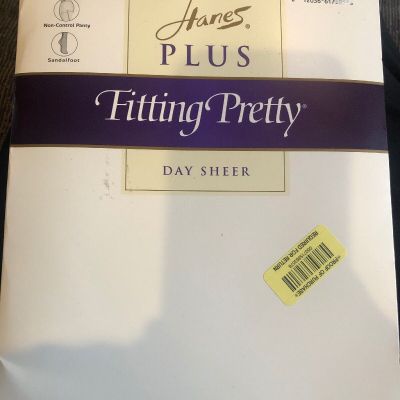 Hanes Plus Fitting Pretty Day Sheer PEARL Pantyhose Sz One Plus Hose