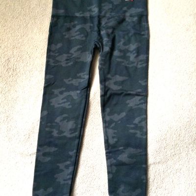 Spanx size S Black Camo Cropped Lamn Legging Style 20099R NWT