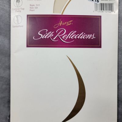 Hanes Silk Reflections Control Top Sandalfoot Pantyhose 717 Size CD Pearl