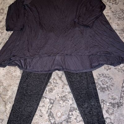 Set Of 5x Grey Top And Sz L Kirkland Leggings Great For Running Around Town