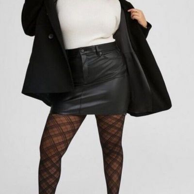 Torrid Women's Plus Size 3/4  Black Plaid Tights NWT