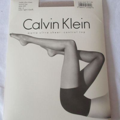 Calvin Klein Matte Ultra Sheer Pantyhose Control Top Size D Buff 620  NEW