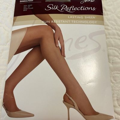 Silk Reflections Run Resist Lasting Sheer Sandalfoot Control Top Barely There CD