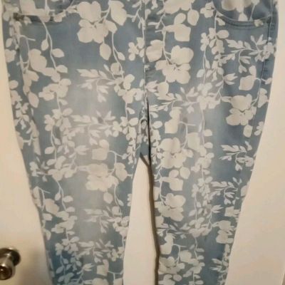 WESTBOUND High Rise Denim Floral Capri Leggings Jeggings. Size 18W