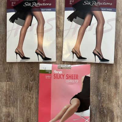 Hanes Nylons Silk Reflections Silky Sheer Control Top Sandalfoot Sz AB Lot 3 Pr