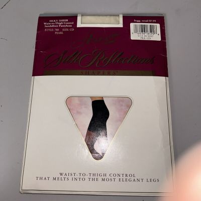 HANES SILK REFLECTIONS CONTROL TOP PANTYHOSE SHAPERS 780 Sz CD SANDALFOOT Pearl