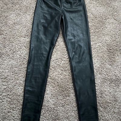 Wilfred Free Black Faux Leather Skinny Leggings Form Fitting Stretch Aritzia