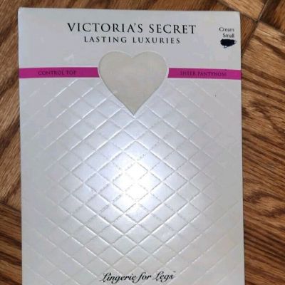 Victoria's Secret Lasting Luxuries Pantyhose Control Top Cream Small