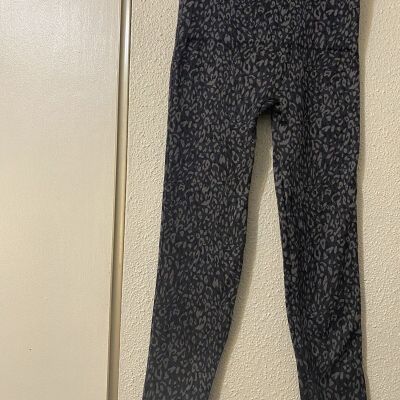 SPANX Look At Me Now Seamless Leggings Size L  Mini Leopard Print Dark Gray EUC