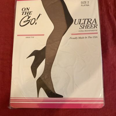 On the Go Ultra Sheer Pantyhose Womens Size 2 Sheer Toe Platina