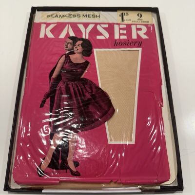 VINTAGE Kayser Hosiery Seamless-Shell Beige Sz 9M-1 Pair *NEW