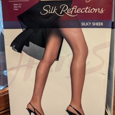 Hanes Silk Reflections Silky Sheer Control Top 717 Pantyhose  Pearl  CD Up To 6'