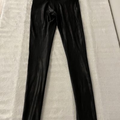 SPANX Shiny Faux Leather Leggings Size Medium