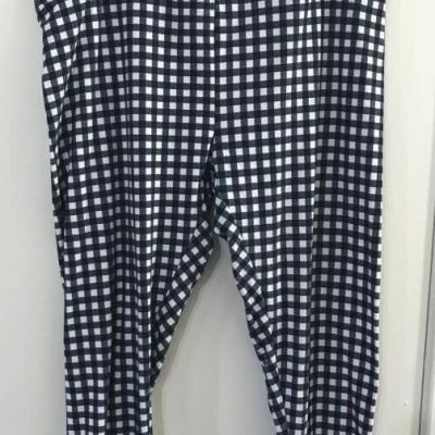 Womens Time & Tru capri leggings size XXXL (22) checkered