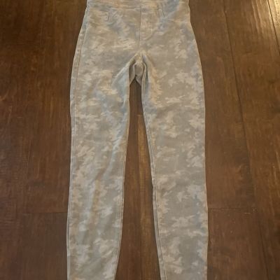 Spanx Camo Jegging Pull On ‘Jean-ish’ Legging Jean Style Pant Size Medium