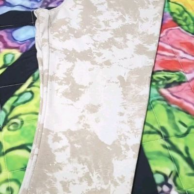 Hue Camouflage Crop Leggings