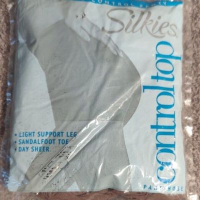 Silkies Control Top Pantyhose Moderate Control 070402 X-Tall Beige Honey Sheer