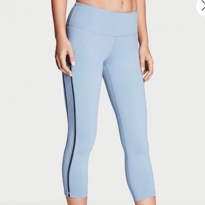 Victoria Sport Knockout Capri Blue Leggings S