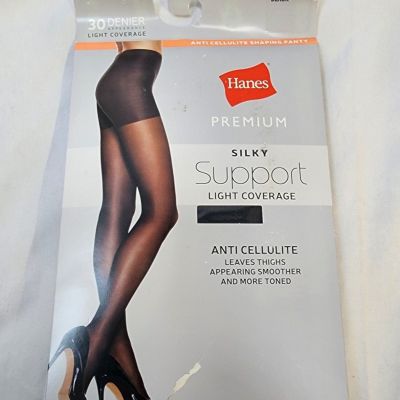 New Hanes Women's Black 30 Denier Light Coverage Pantyhose Size Small