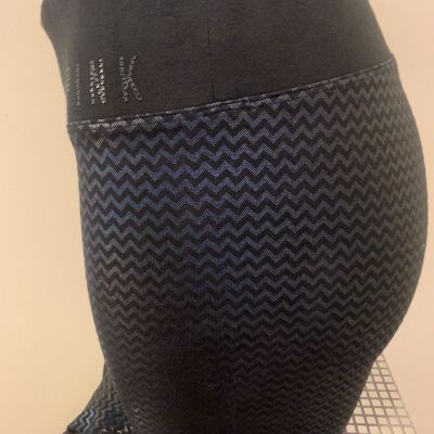 Victoria's Secret PINK Black Shine Zig-Zag Print Leggings Size Small