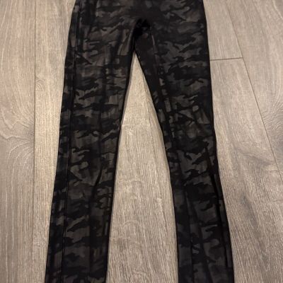 Spanx Women's Size Small Black Camo Faux Leather Leggings Pants