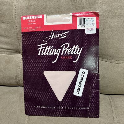 Hanes Fitting Pretty Sheer Pantyhose For Full Figured Queen size 3X Style Seash