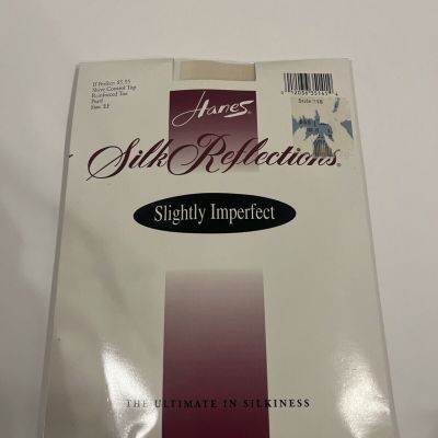 NEW Hanes Silk Reflections Silky Sheer Control Top Pantyhose.Size EF Pearl