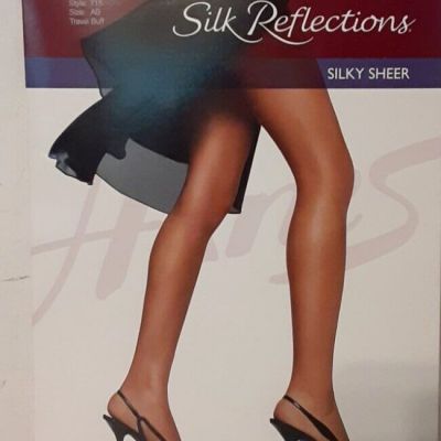 Hanes Non-Control Top Silk Reflections Silky Sheer Nylons Sandalfoot Size AB NEW