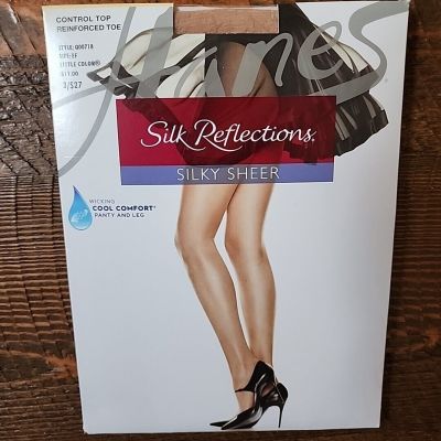 Hanes Pantyhose Silk Reflections Sheer Toe Control Top  Little Color  Sz EF