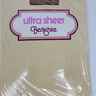 Berkshire Vtg  Midriff Pantyhose Size 2 Ultra Sheer Sandalfoot