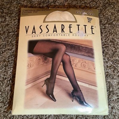 Vassarette chenille micronet control top pantyhose, color ivory, size: M