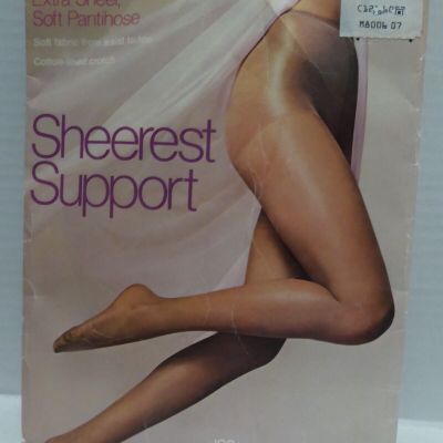 2 Pr. JCPENNEY Sheerest Support Extra Sheer Soft Pantyhose Average White & Navy