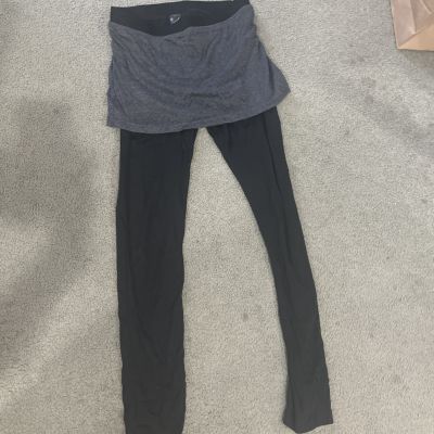 Ladies Black Legging w/ Attached Skirt Size S/M