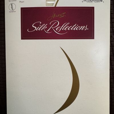 Hanes Silk Reflections Pantyhose Silky Sheer Sandalfoot PEARL 715, Size CD