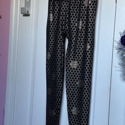 J & W  Fashion Black with Gold Textured Design  OS One size Stretch Leggings