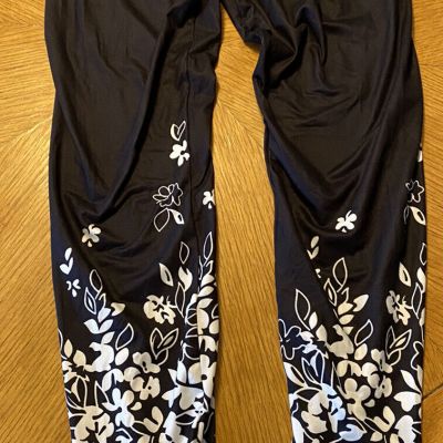 NWT Just Fashion Now Womens Black Floral Skinny Leggings Sz Small Elastic Waist