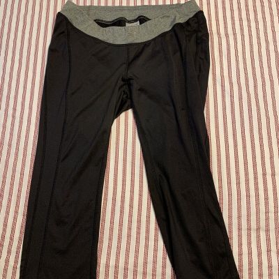 MotherHood maternity leggings Black SizeMedium, Below Knee