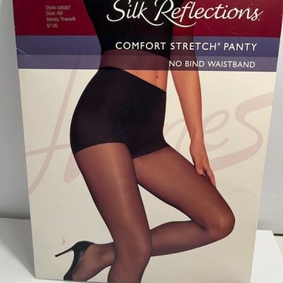 Hanes Silk Reflections Comfort Stretch Pany hose; size=AB (P1)