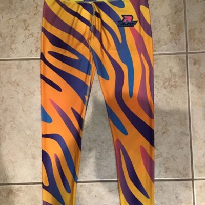 Riot Legging in Bright print NEW Sz Medium