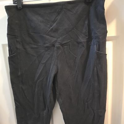 yummie leggings Black Cropped Shapewear Pants. Size 1x. Pockets