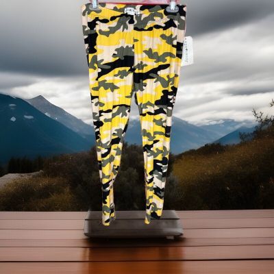 Women’s Eye Candy Camo Print Leggings- Size 2X- New With Tags