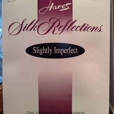 NOS Hanes Silk Reflections Light Opaque Control Top Pantyhose  Putty CD Up To 6'