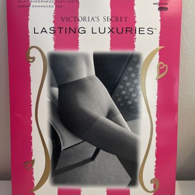 NWT Victoria's Secret Sheer to Waist pantyhose Cream Lasting Luxuries Medium