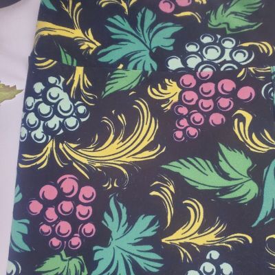 LuLaRoe Leggings TC Tall & Curvy Butter Soft Fruit Grapes Print Womens Plus Size